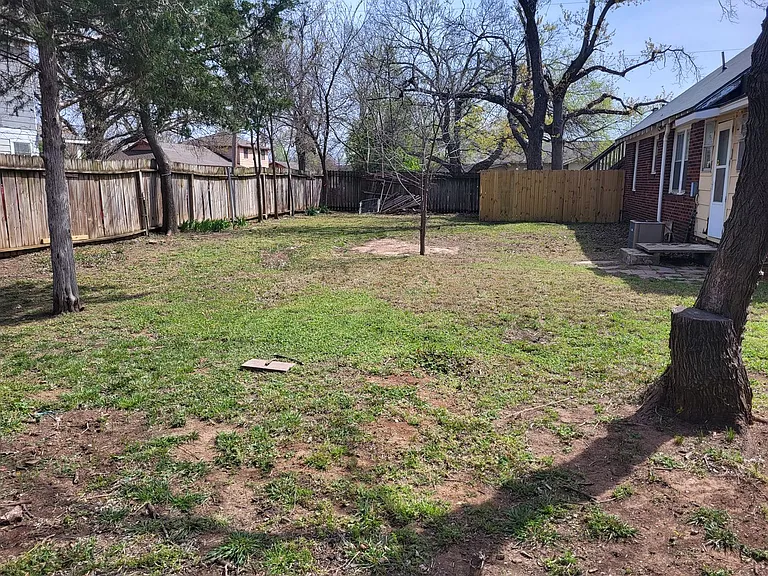 500 N Jackson Ave — Photo 14