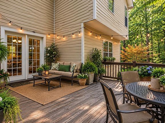 2nd image of 901 Finchurch Cir
