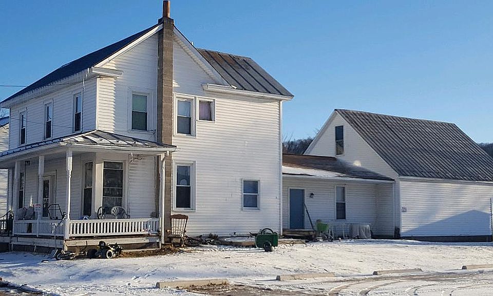 2nd image of 325 Third St