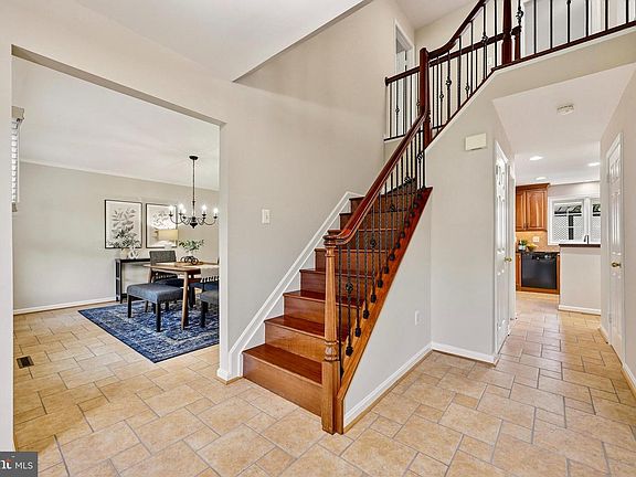 5th image of 5016 Brampton Pkwy