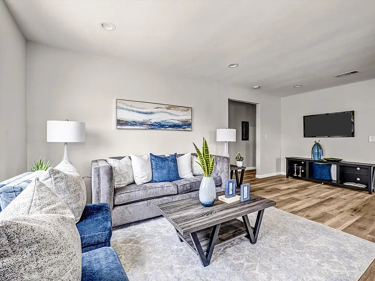 14431 Harvest Ave — Photo 3