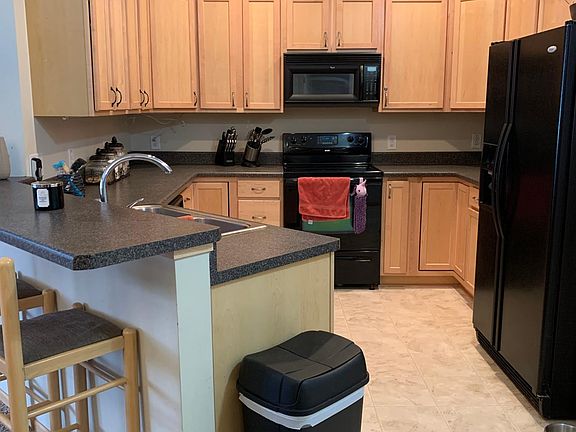 Great cabinet storage in the kitchen