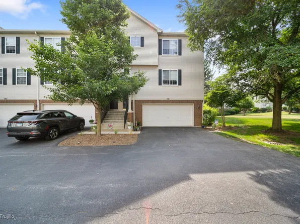 291 Evergreen Cir #291, Gilberts, IL 60136