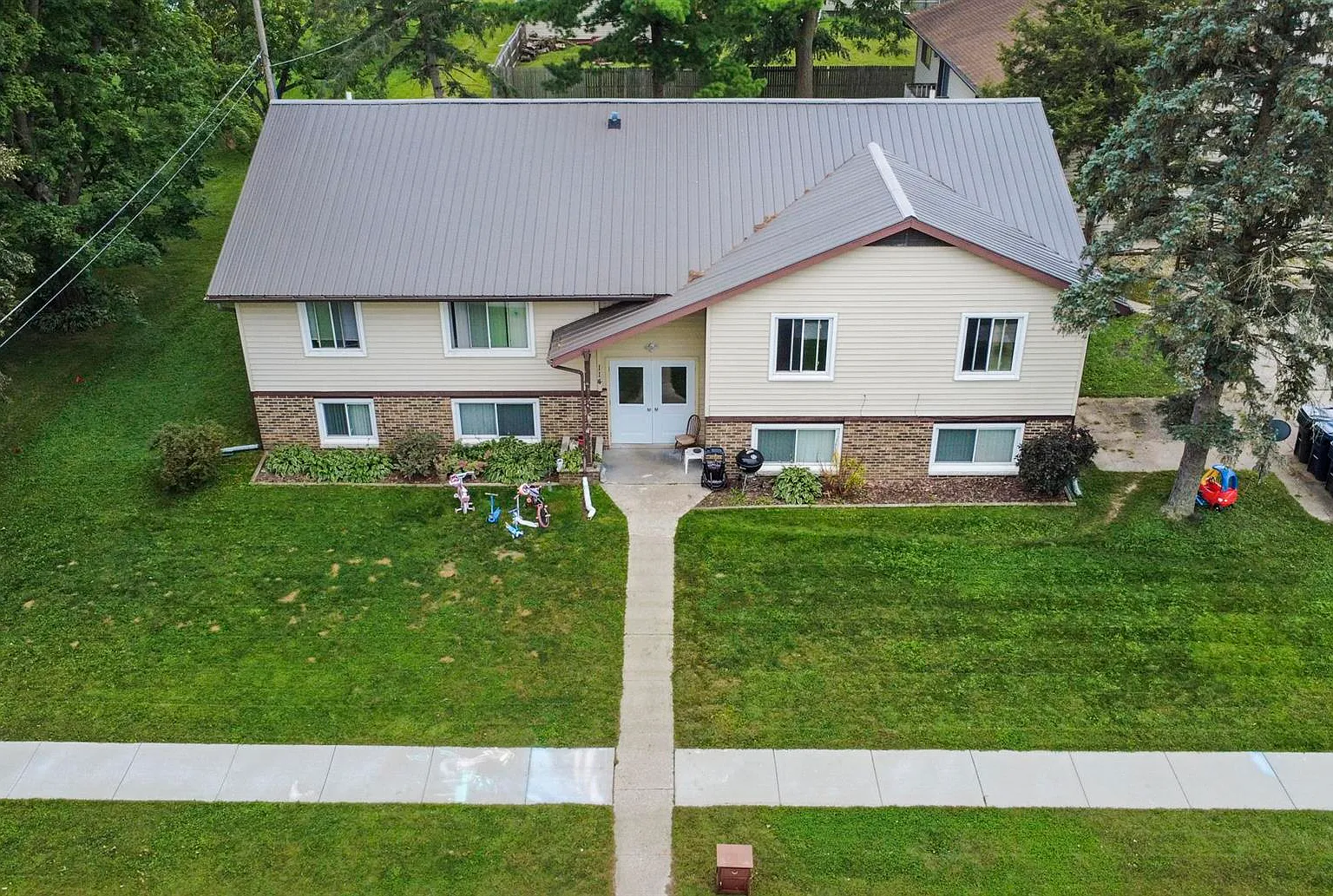 114 W Grant St, Poynette, WI 53955 — Photo 3