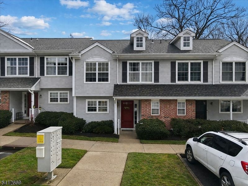 1st image of 76 Hickory Way