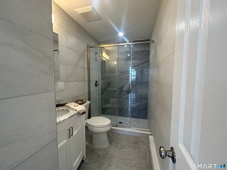 207 Bank St #202 — Photo 11