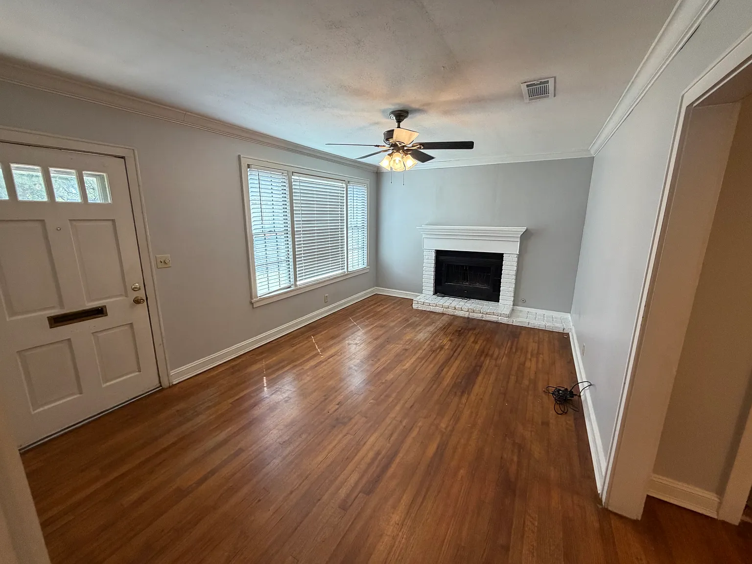 2 bed, 1100 sqft, $1,300 — Photo 3