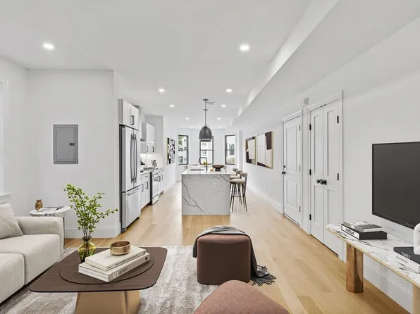 5 Bellflower St #B, Dorchester, MA 02125