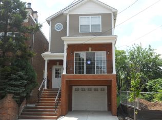 28 W 17th St, Bayonne, NJ 07002