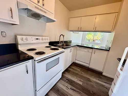 3335 J St #4 Photo 1