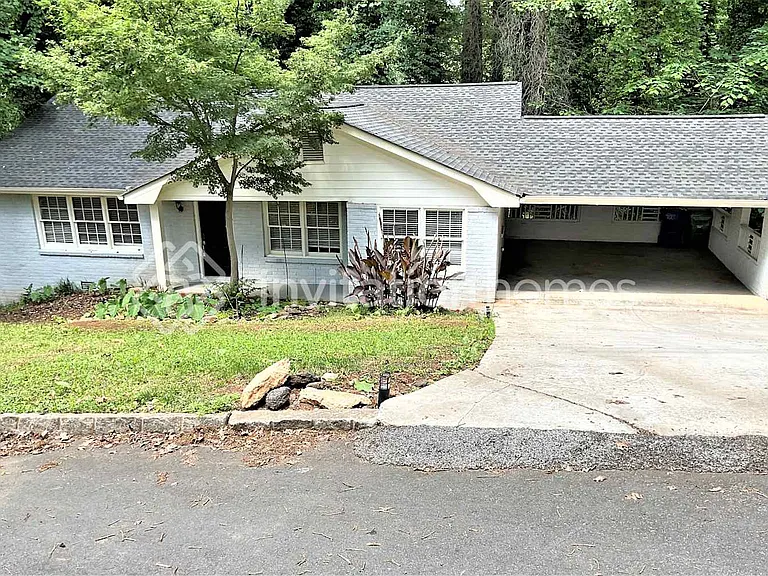 2372 Oakridge Ct — Photo 1