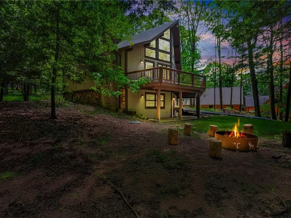 1177 Peninsula Dr, Central City, PA 15926