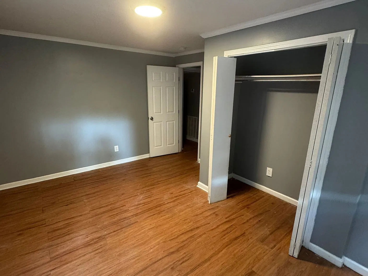290 Clisby Place - 3 — Photo 4