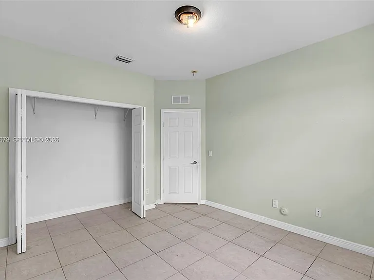 5149 SW 137th Ave — Photo 8