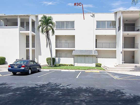 2nd image of 11811 Ave Of The PGA #5-3C