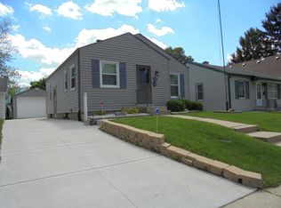 1127 Brooker St, Racine, WI 53404