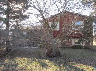 27705 Bradner Rd, Millbury, OH 43447