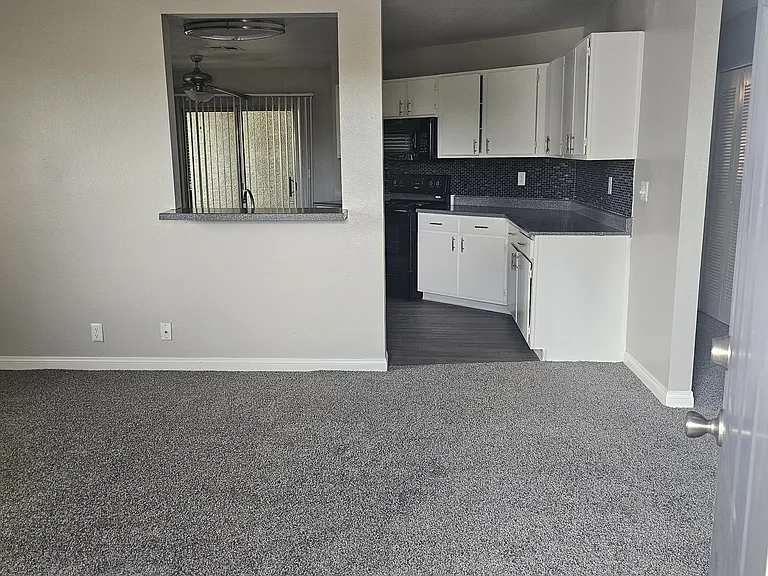 5231 Pioneer Ave #204 — Photo 19