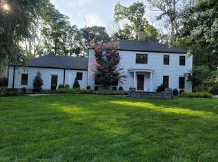 18 Grandview Dr, Holmdel, NJ 07733