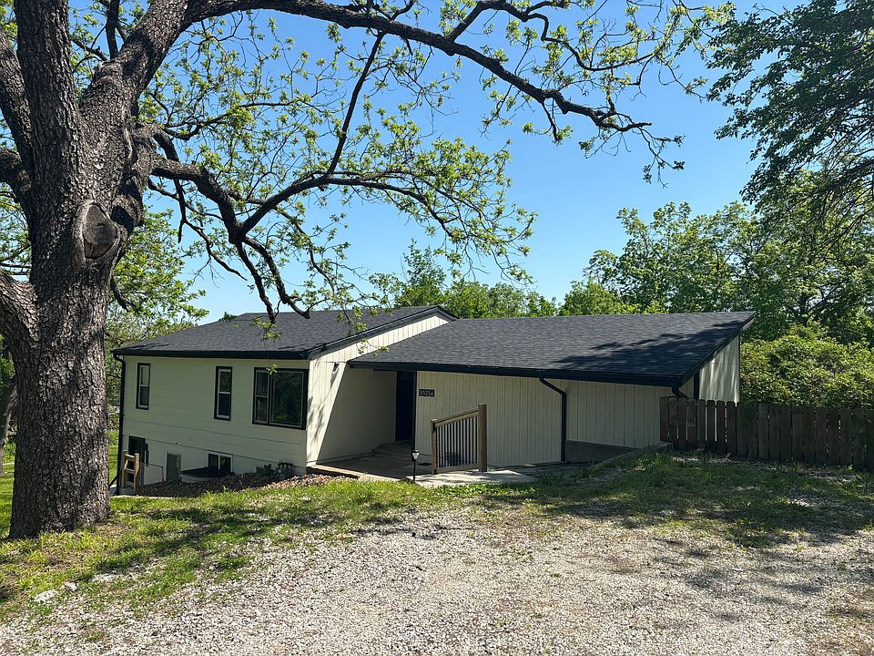 5525 N Bennington Front