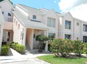 301 Muirfield Ct