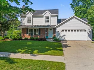 1114 Silver St, De Pere, WI 54115