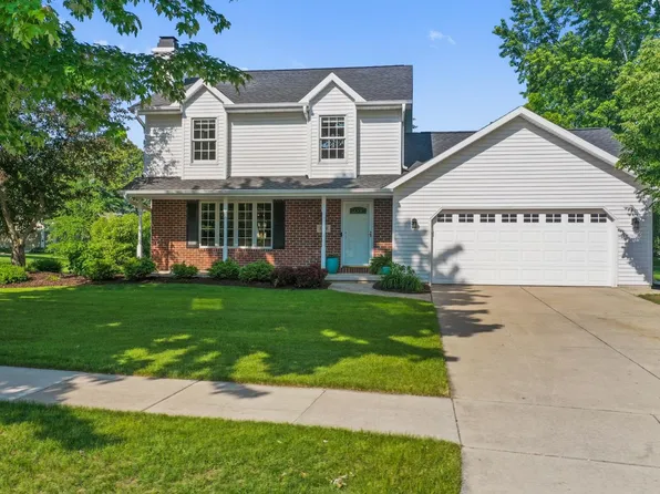 1114 Silver St, De Pere, WI 54115