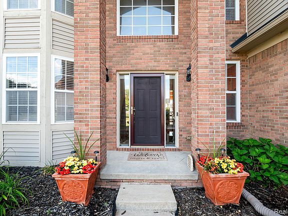 3rd image of 6552 Florence Ln