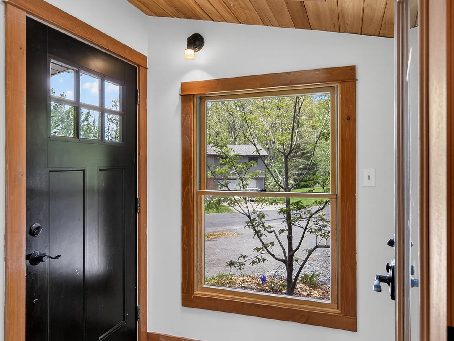 2 bed, 1450 sqft, $2,200 — Photo 2