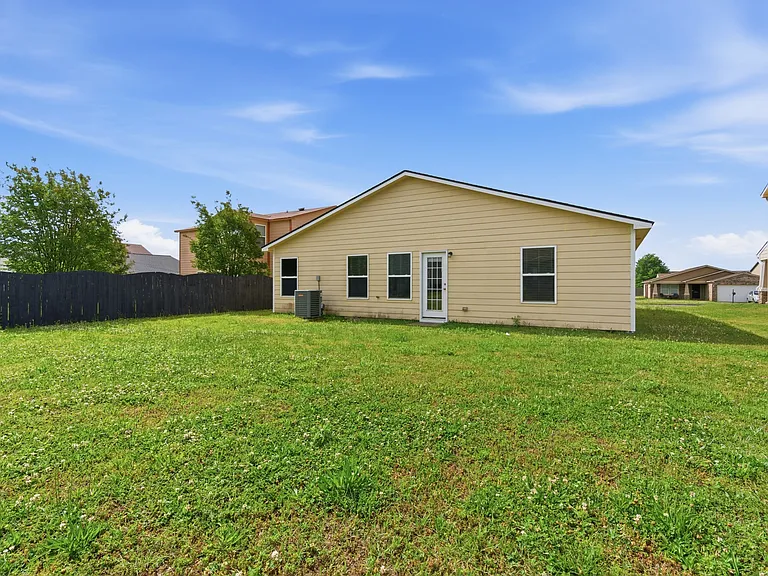 29889 Glenrose Way — Photo 12