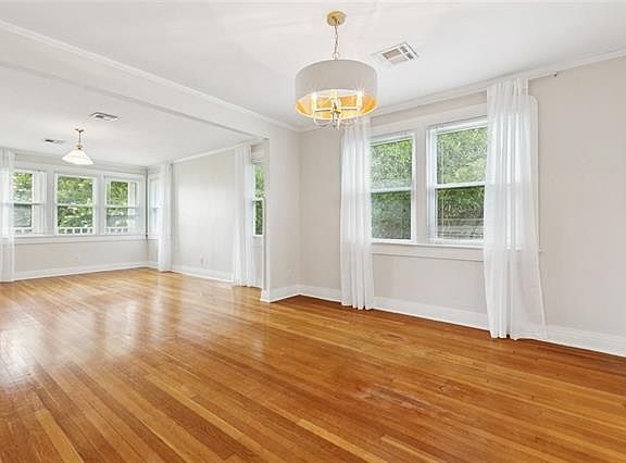 5th image of 67 S Wren St