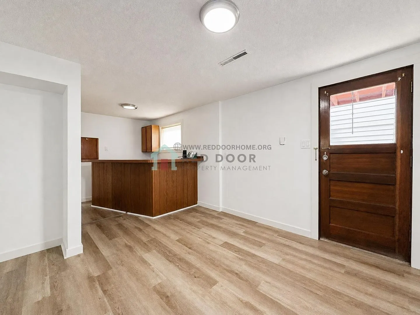 610/612 1st Ave SW - M — Photo 2