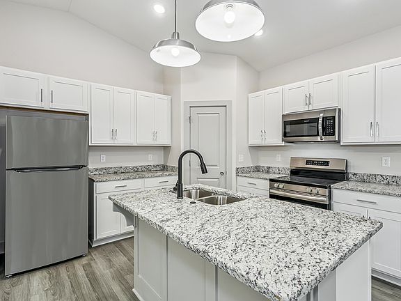 3rd image of 2953 S Bunker Hill Dr #100