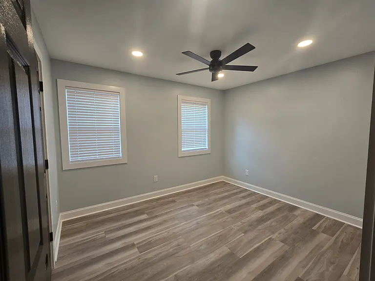 1111 Grace Ave — Photo 12