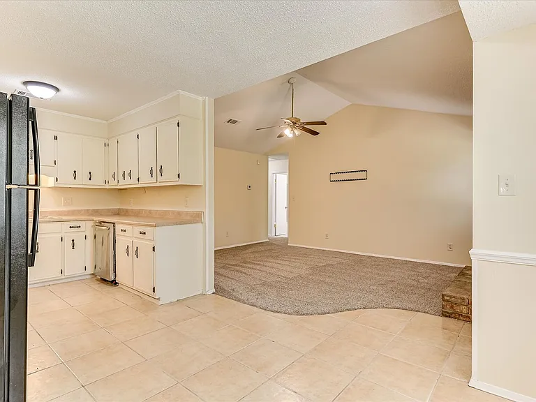4532 Hillside Dr — Photo 12