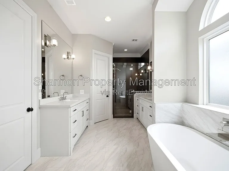 1204 W 16th St #B — Photo 45