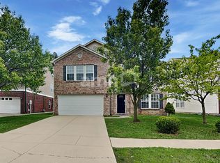 2957 Seasons Dr, Greenwood, IN 46143