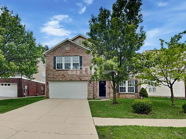 2957 Seasons Dr, Greenwood, IN 46143