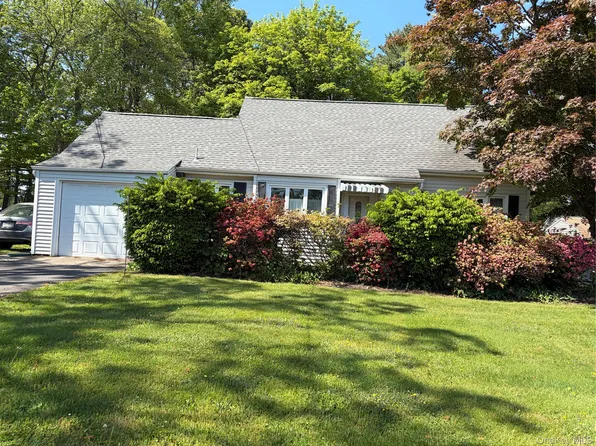 31 Townline Road, Pearl River, NY 10965