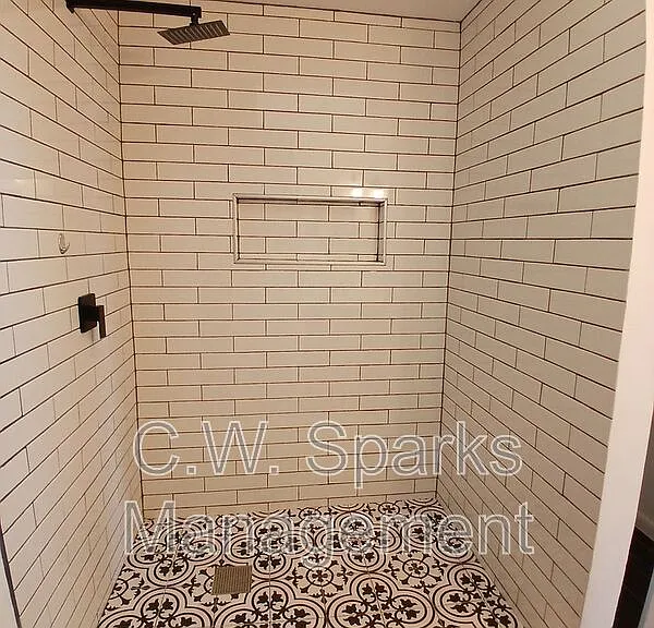 3610 Berrywood Cir — Photo 32