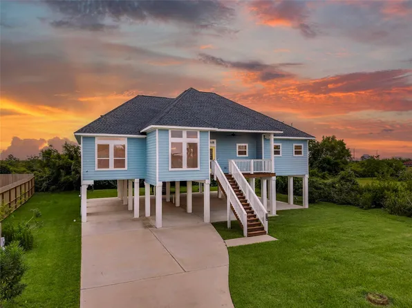 218 Debbie Ln, San Leon, TX 77539
