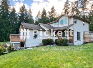 4007 NE Luxury Ln, Bremerton, WA 98311