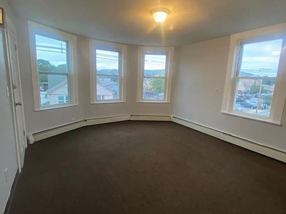 5th image of 1049 Charles St Unit 3