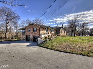 508 New Riverside Dr, Sevierville, TN 37862