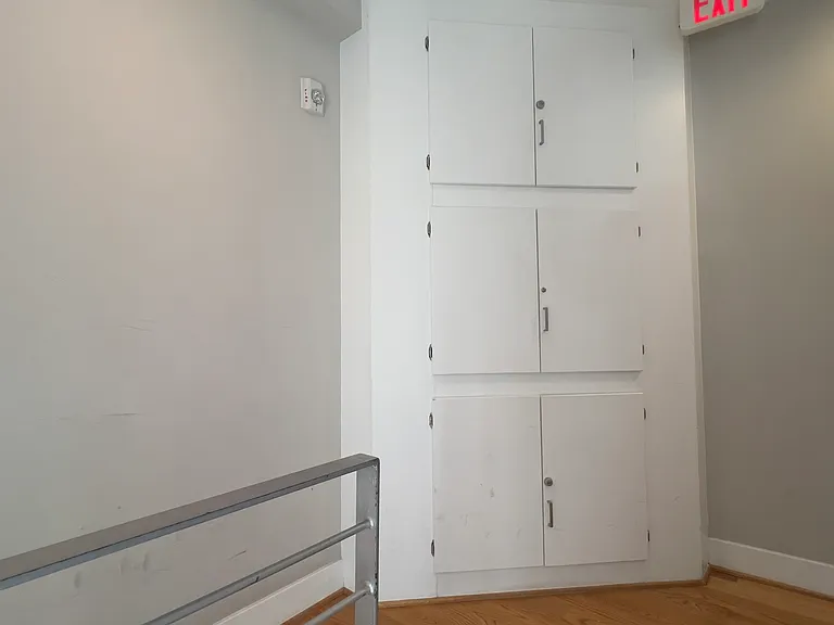 1209 G St SE #8 — Photo 31