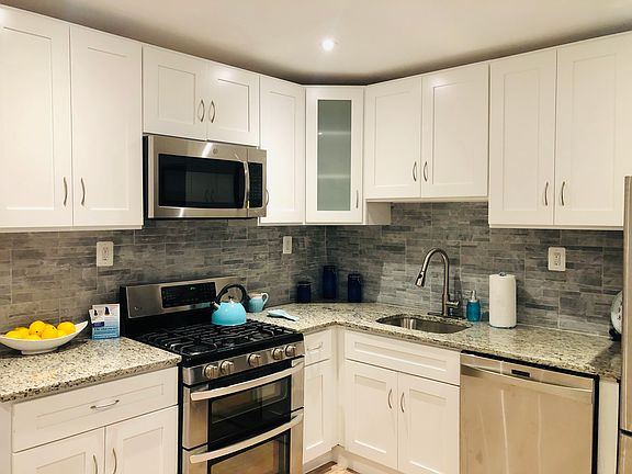 4th image of 7118 Grays Ave