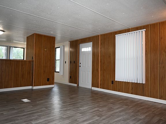 4th image of 6028 McDaniel Ln