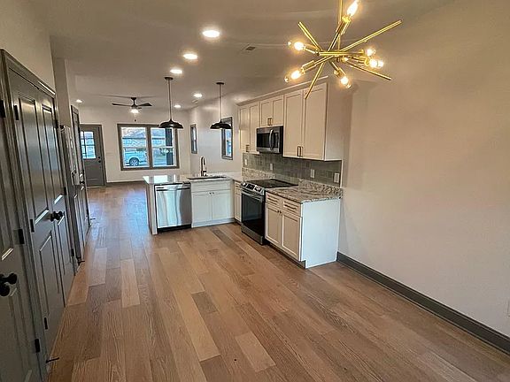 5th image of 2116 Blackford St