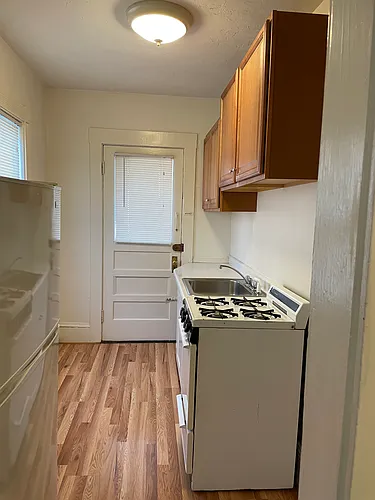 18 Maple St Photo 1