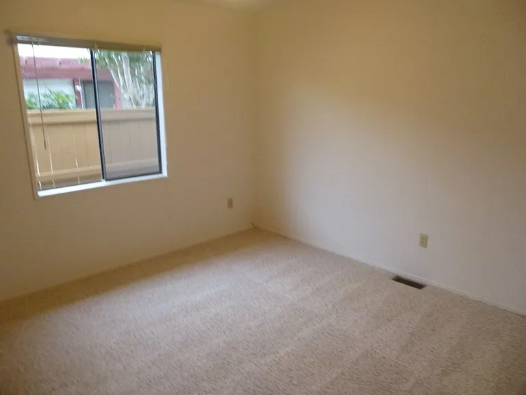 3415 Greenacre Dr — Photo 8